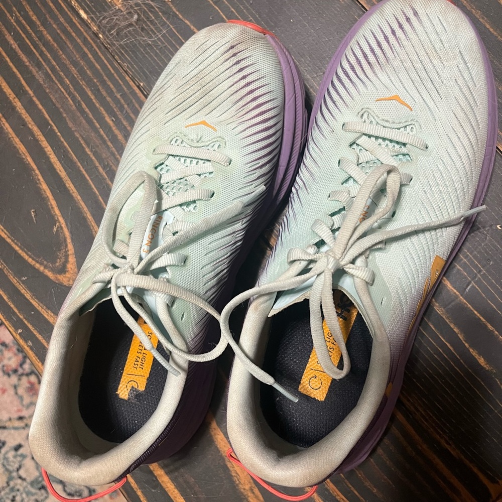Hokas - Picture 2 of 6